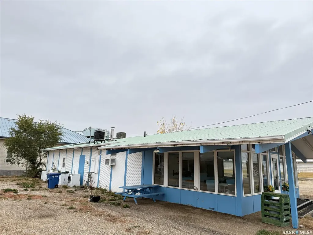 303 1st Avenue E Gravelbourg SK S0H 1X0