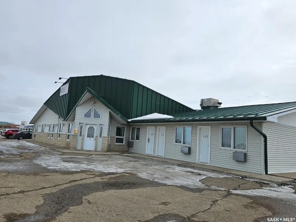 238 Sims Avenue Weyburn SK S4H 2J8