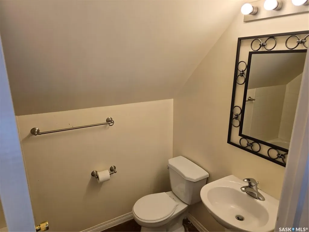 924 Montague Street Regina SK S4T 3H3