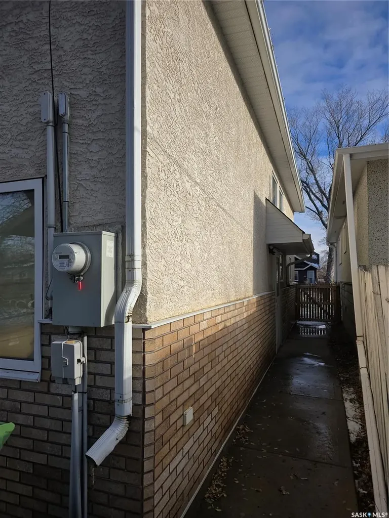 924 Montague Street Regina SK S4T 3H3
