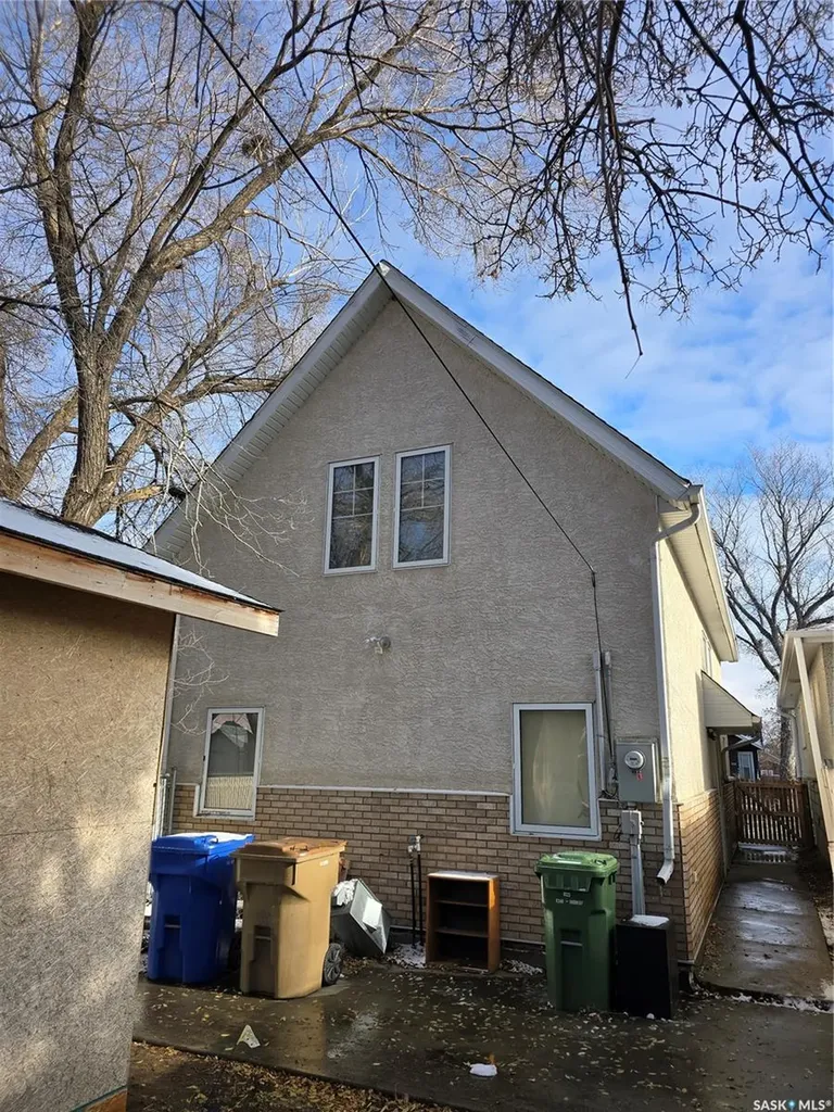 924 Montague Street Regina SK S4T 3H3