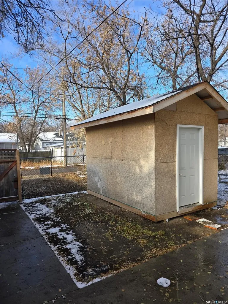 924 Montague Street Regina SK S4T 3H3