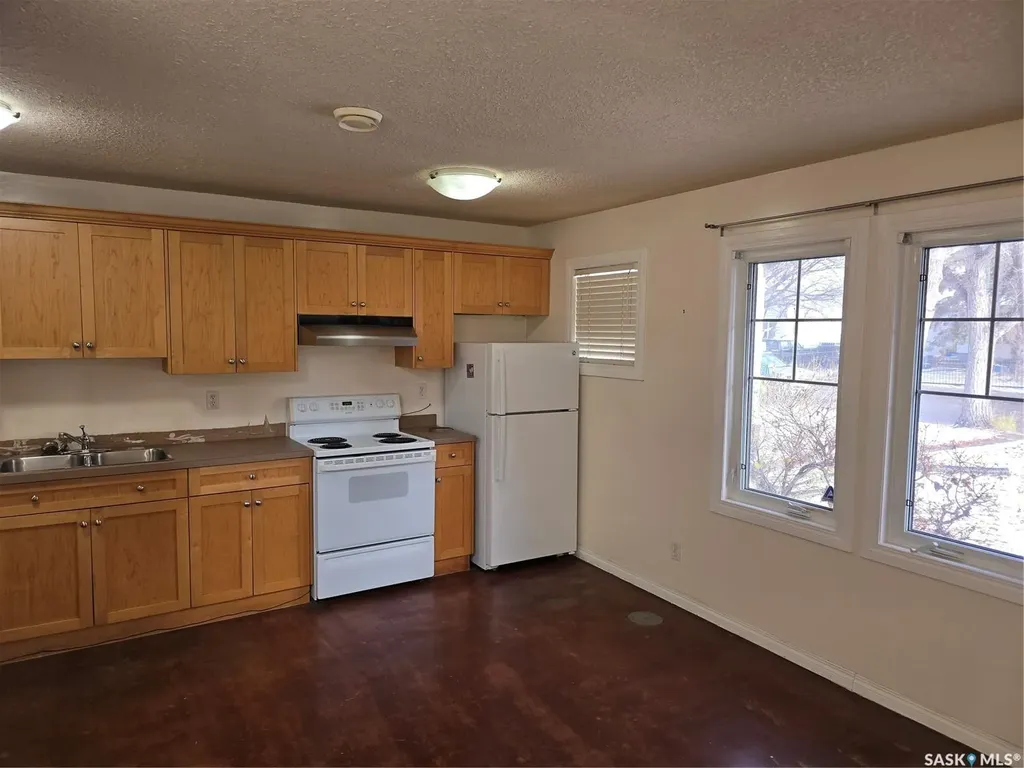 924 Montague Street Regina SK S4T 3H3