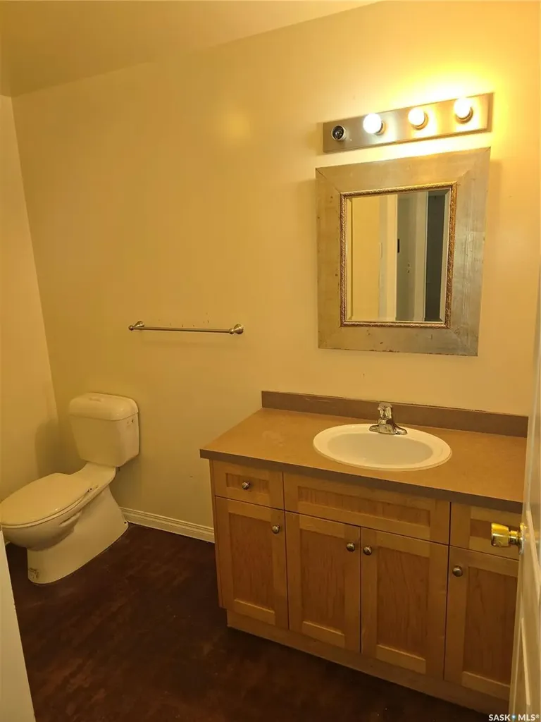 924 Montague Street Regina SK S4T 3H3