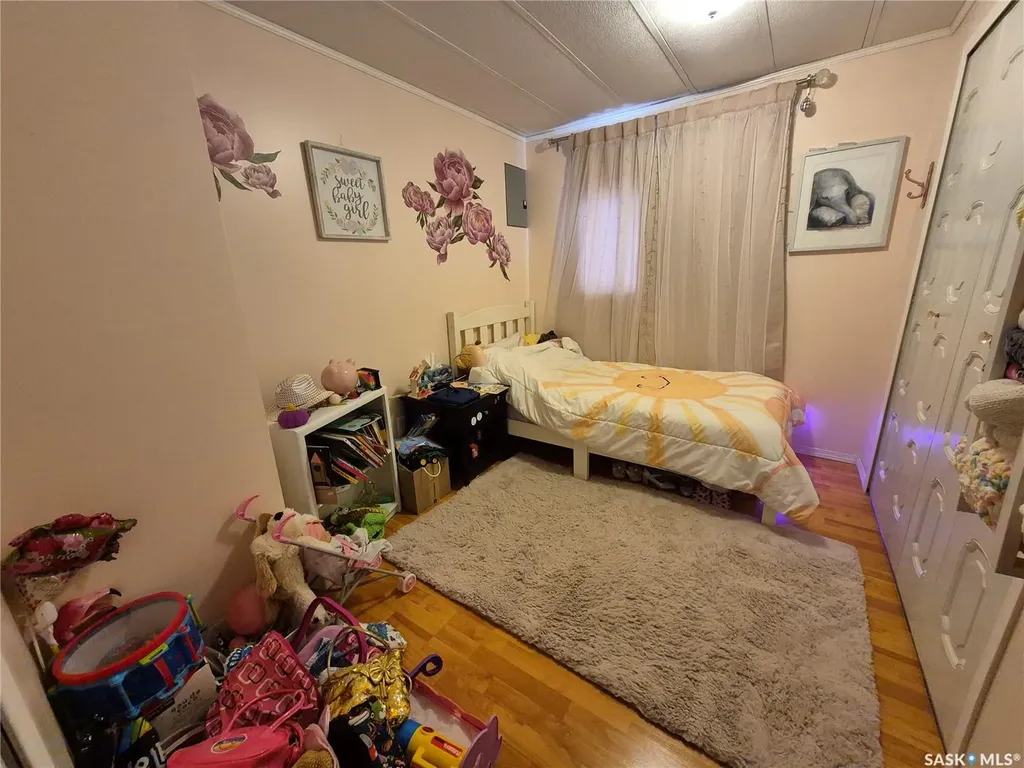 129 17th Street NE Weyburn SK S4H 2N3