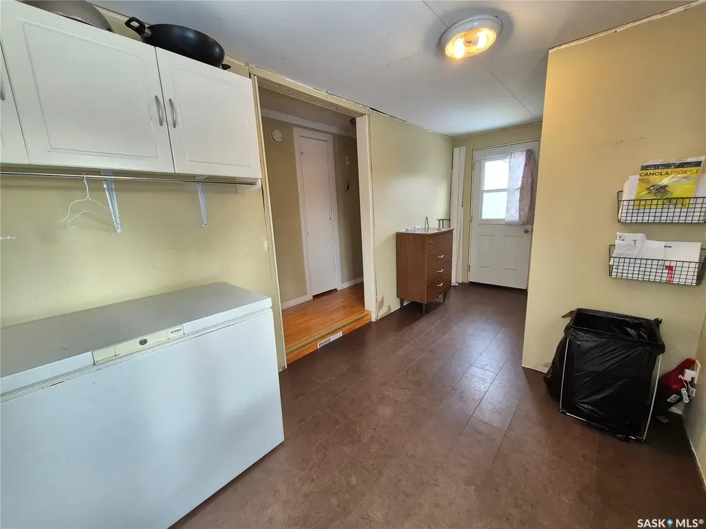 129 17th Street NE Weyburn SK S4H 2N3