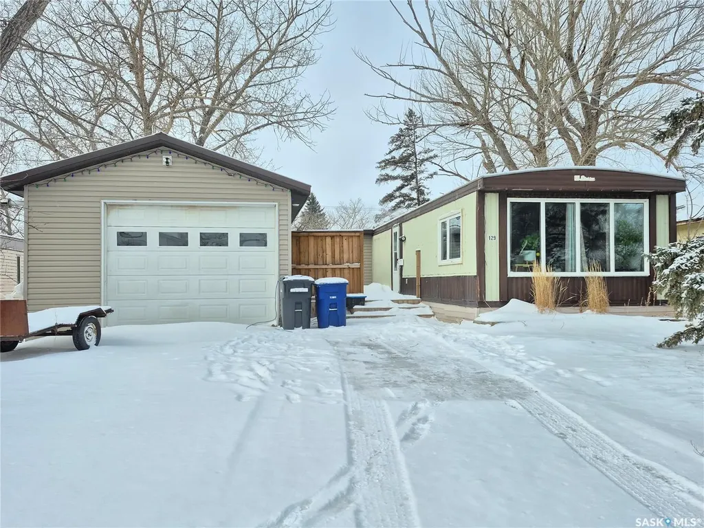 129 17th Street NE Weyburn SK S4H 2N3
