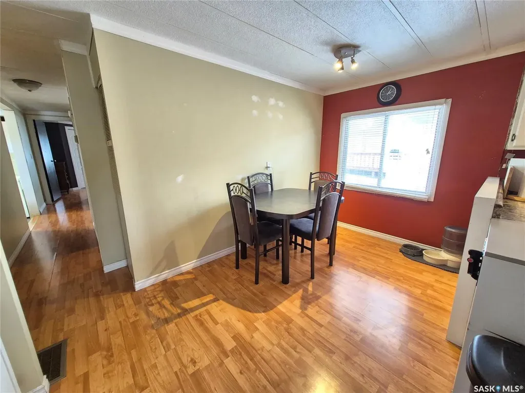 129 17th Street NE Weyburn SK S4H 2N3
