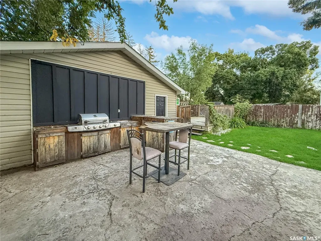 371 6th Avenue NW Swift Current SK S9H 0X9