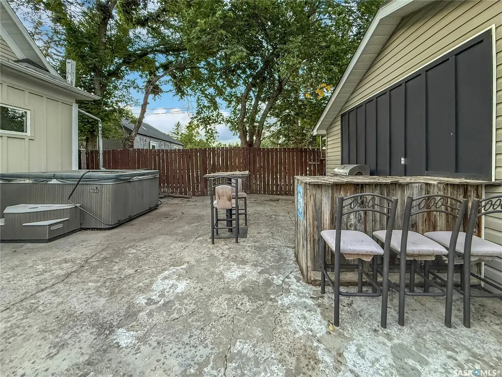 371 6th Avenue NW Swift Current SK S9H 0X9