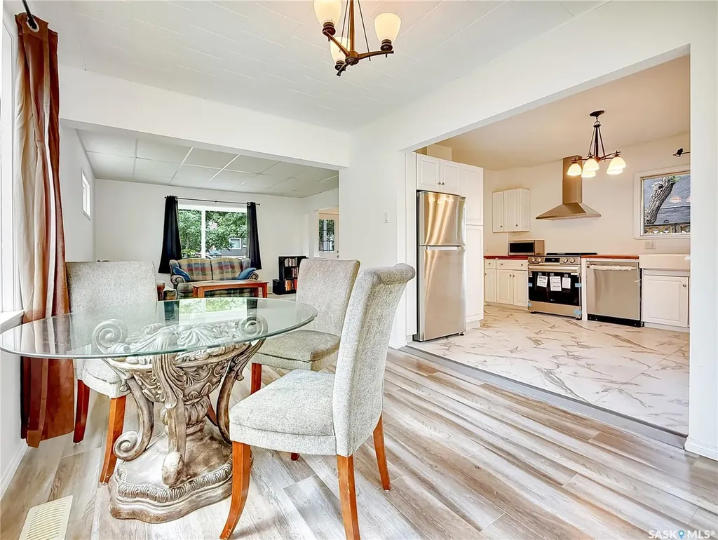 371 6th Avenue NW Swift Current SK S9H 0X9