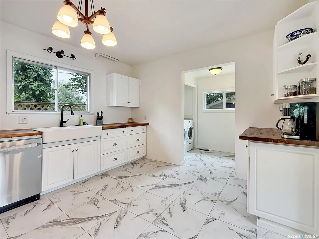 371 6th Avenue NW Swift Current SK S9H 0X9