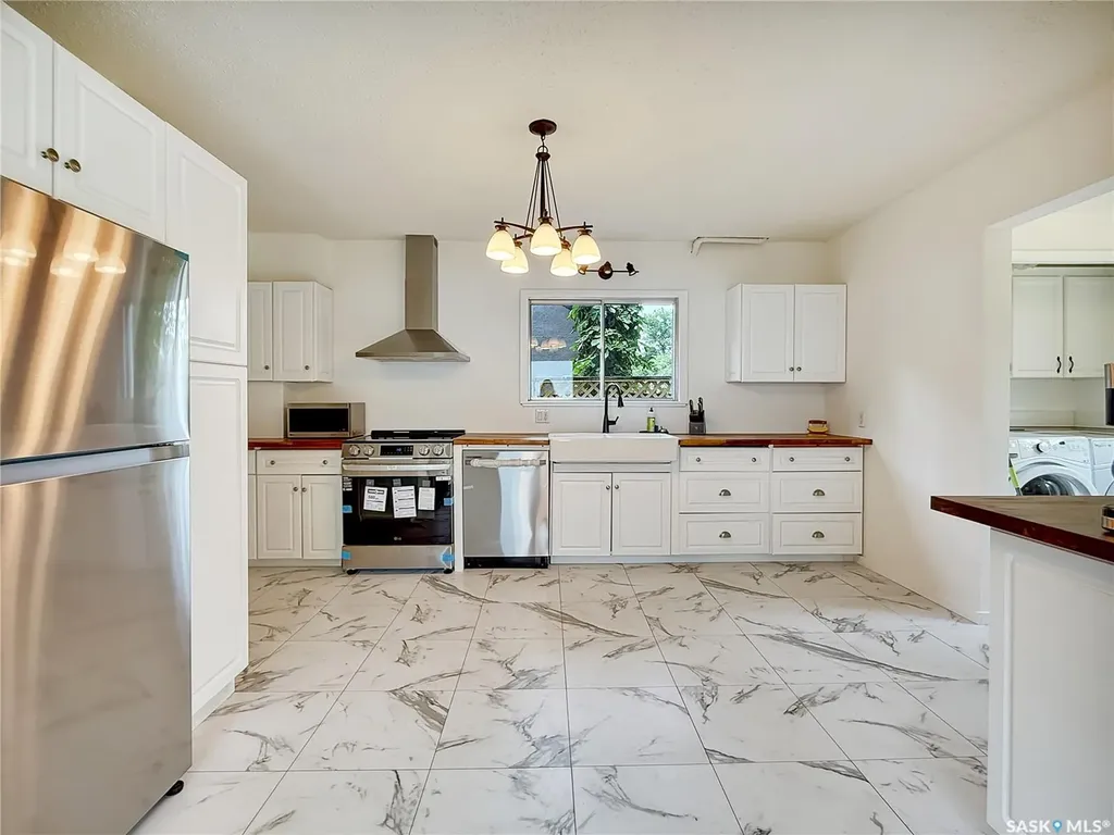 371 6th Avenue NW Swift Current SK S9H 0X9