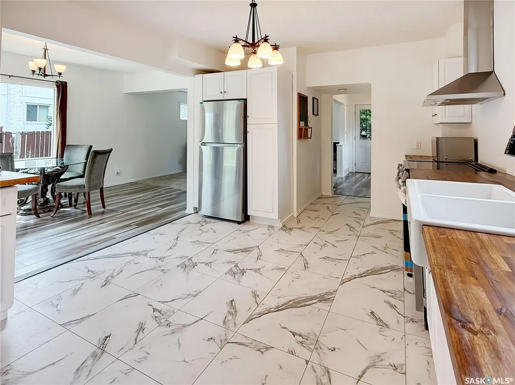 371 6th Avenue NW Swift Current SK S9H 0X9