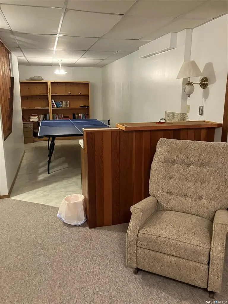 402 3rd Street NW Ituna SK S0A 1N0