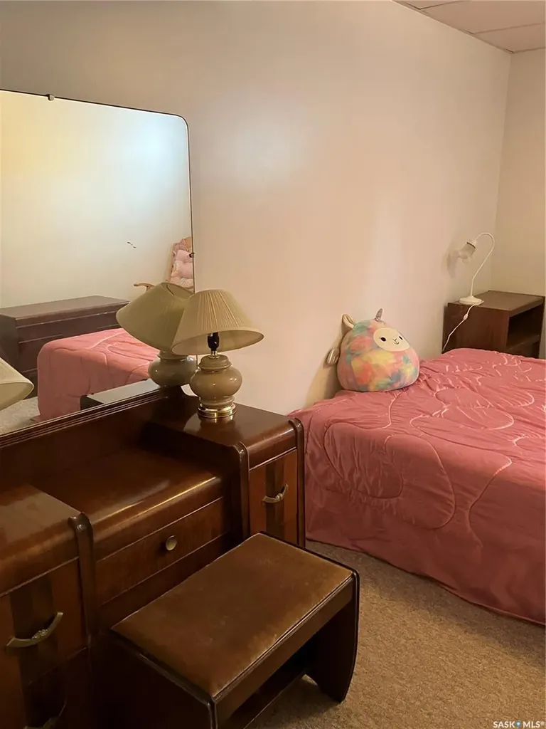 402 3rd Street NW Ituna SK S0A 1N0