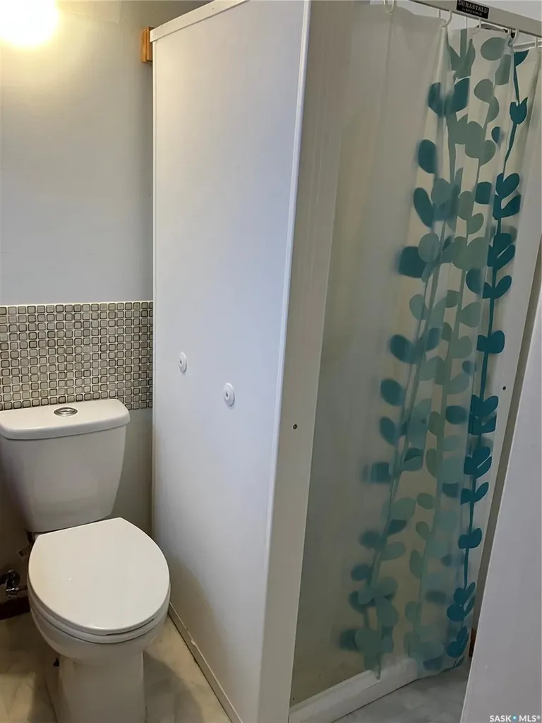 402 3rd Street NW Ituna SK S0A 1N0