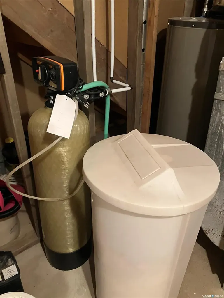 402 3rd Street NW Ituna SK S0A 1N0