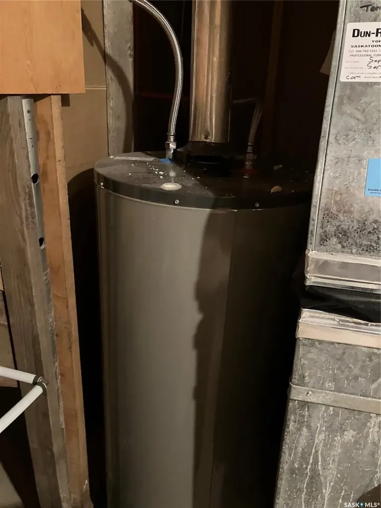 402 3rd Street NW Ituna SK S0A 1N0