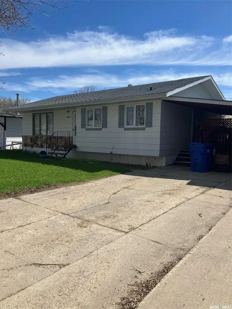 402 3rd Street NW Ituna SK S0A 1N0