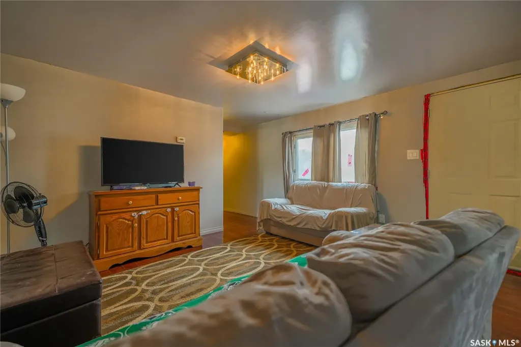 1455 9th Avenue NE Moose Jaw SK S6J 1C6