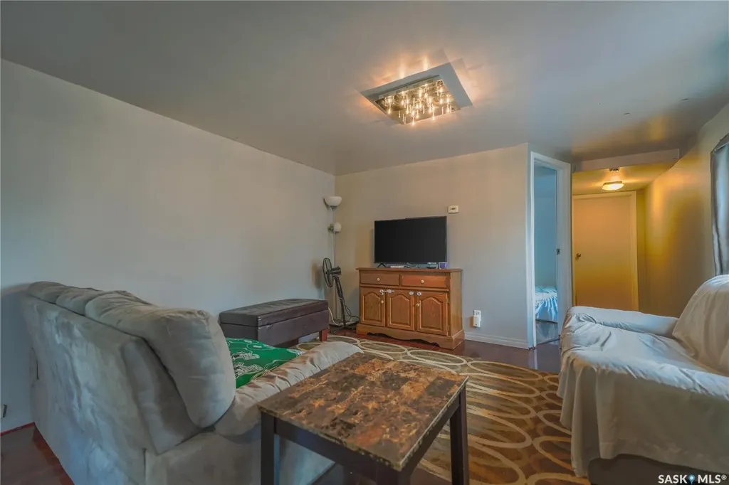 1455 9th Avenue NE Moose Jaw SK S6J 1C6