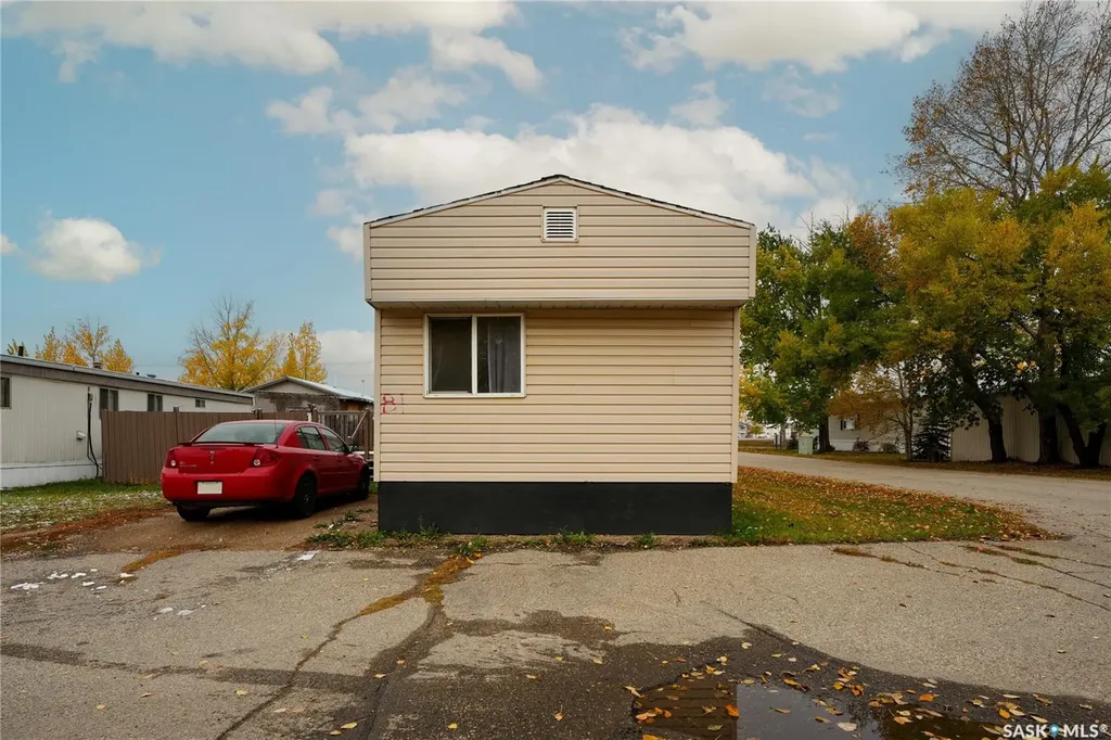 1455 9th Avenue NE Moose Jaw SK S6J 1C6