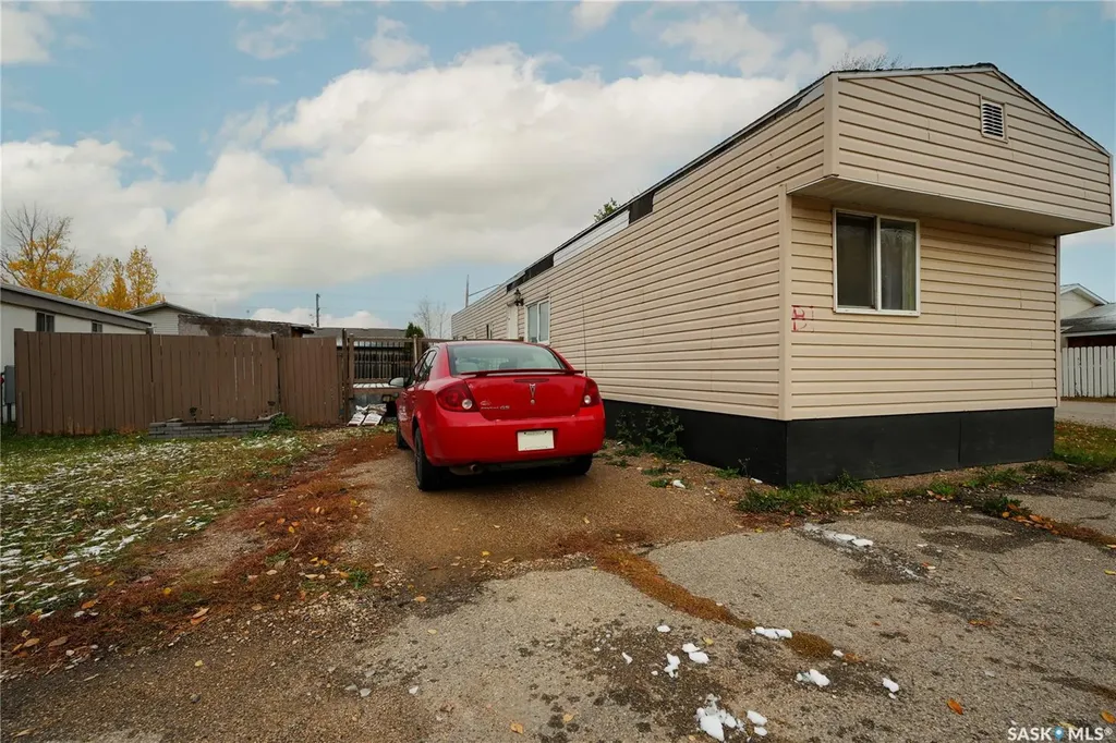 1455 9th Avenue NE Moose Jaw SK S6J 1C6