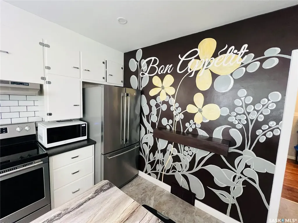596 1st Avenue NE Swift Current SK S9H 2B7