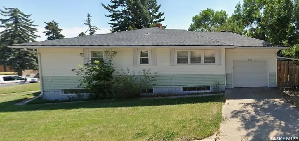 596 1st Avenue NE Swift Current SK S9H 2B7