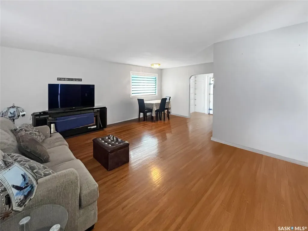 596 1st Avenue NE Swift Current SK S9H 2B7