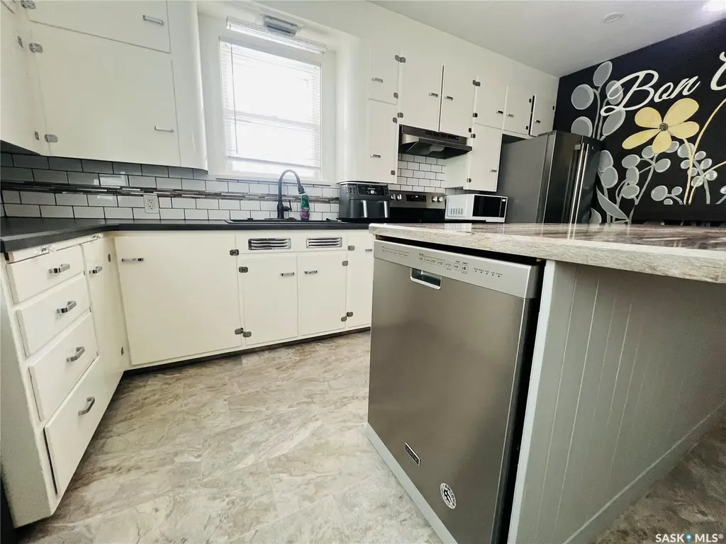 596 1st Avenue NE Swift Current SK S9H 2B7