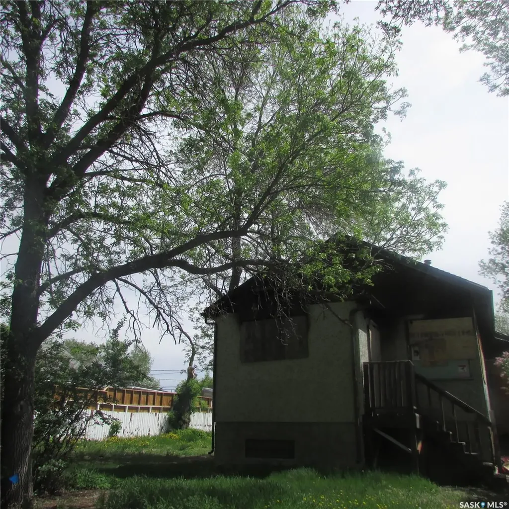 1051 Wascana Street Regina SK S4T 4H8