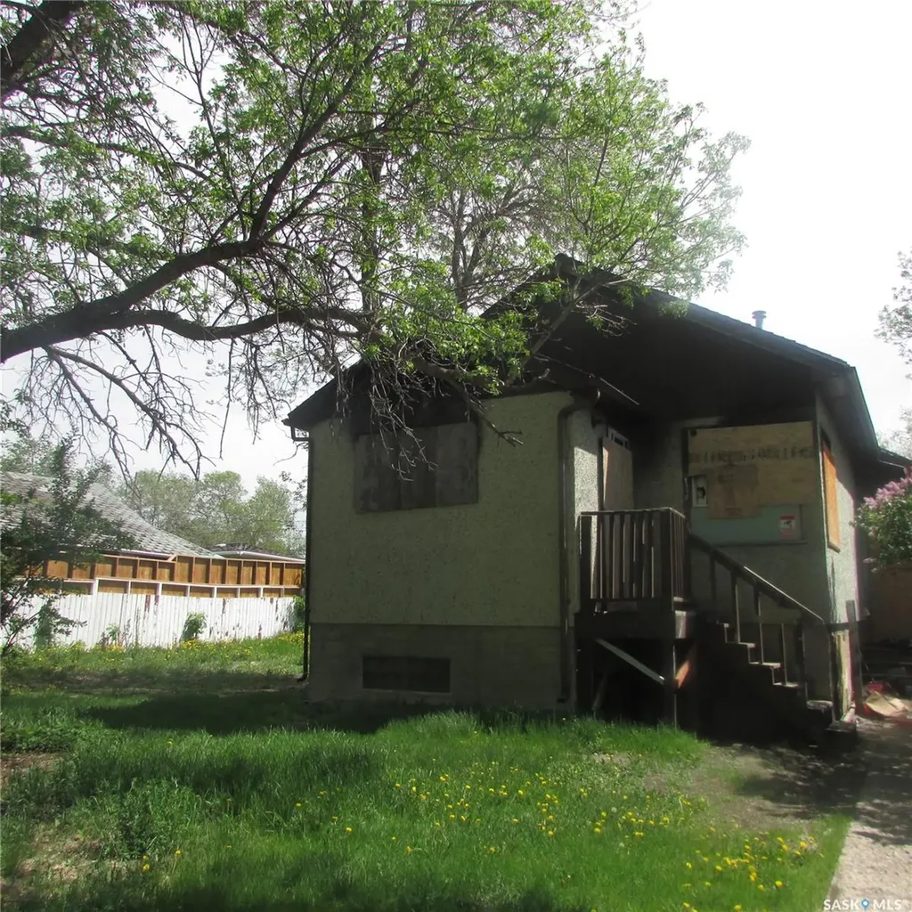 1051 Wascana Street Regina SK S4T 4H8