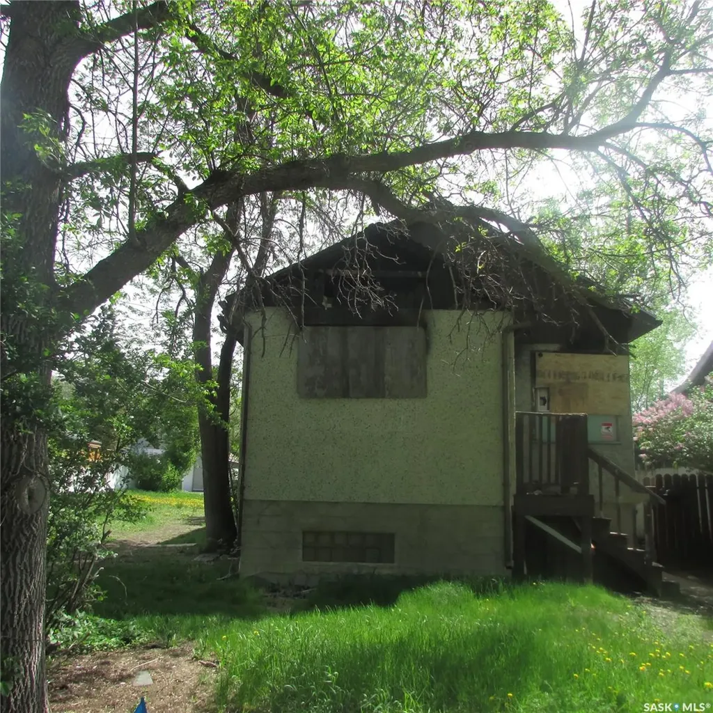 1051 Wascana Street Regina SK S4T 4H8