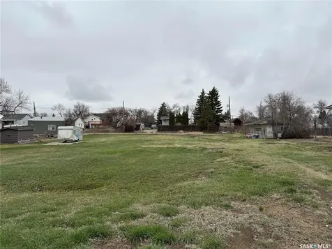 129 7TH Avenue SW Eston SK S0L 1A0