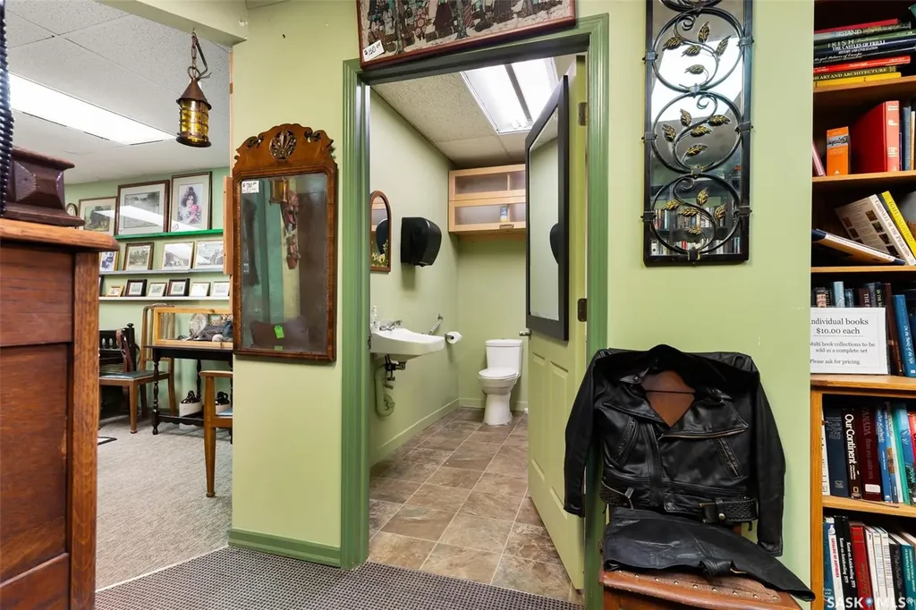 1342 Lorne Street Regina SK S4R 2K1
