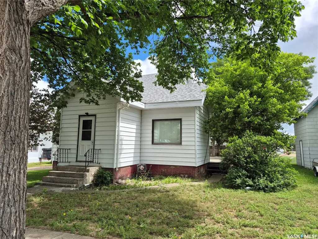 133 1st Street W Ponteix SK S0N 1Z0