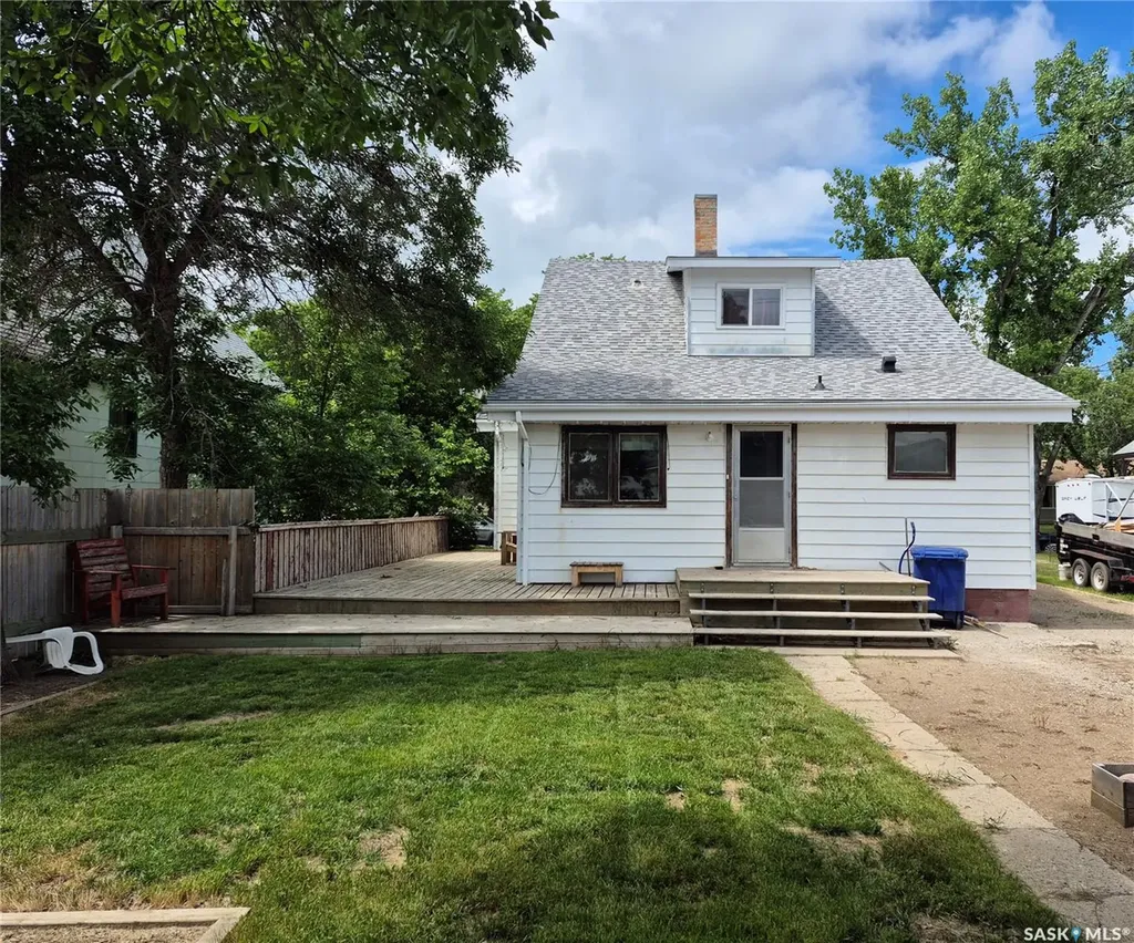 133 1st Street W Ponteix SK S0N 1Z0