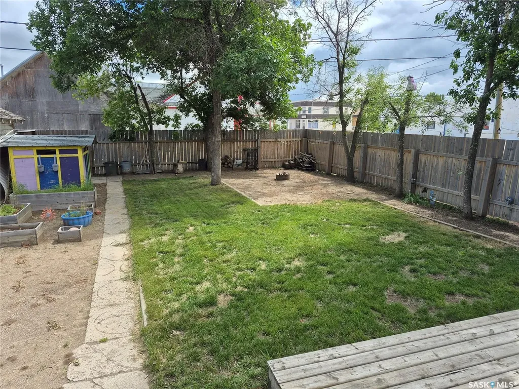 133 1st Street W Ponteix SK S0N 1Z0