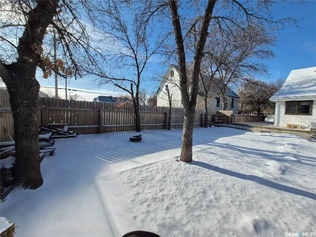 133 1st Street W Ponteix SK S0N 1Z0