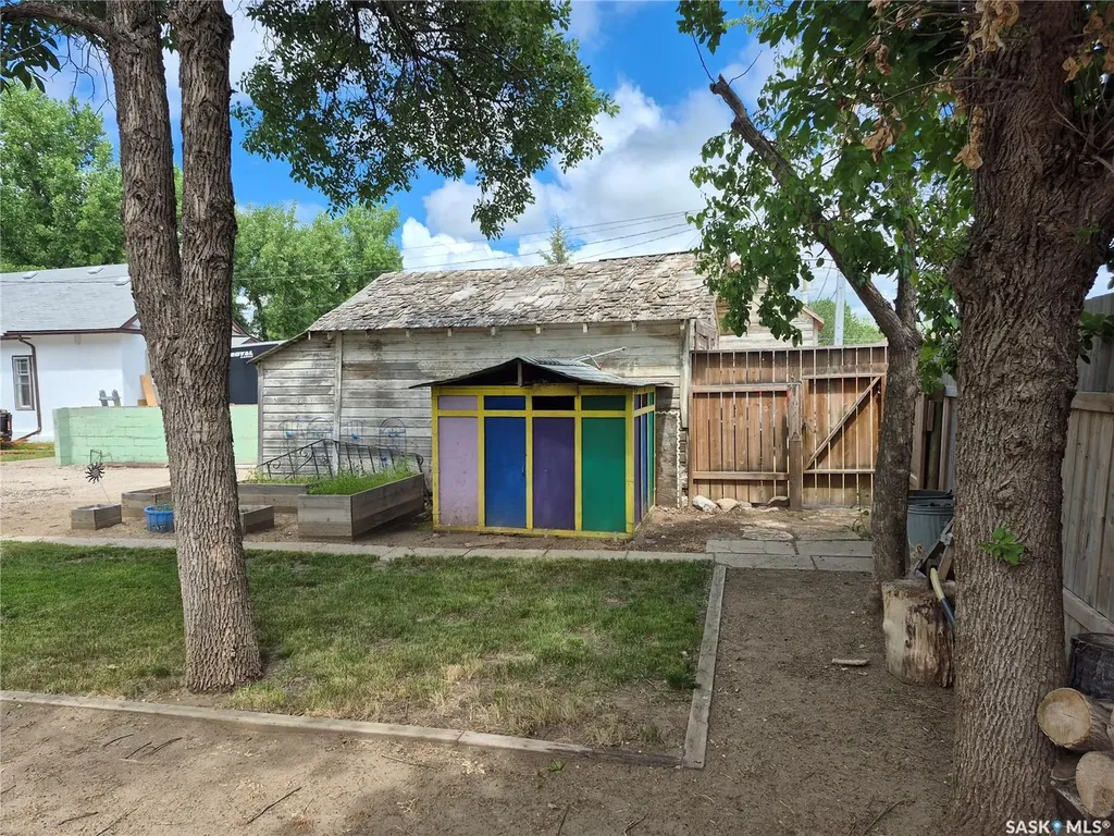 133 1st Street W Ponteix SK S0N 1Z0