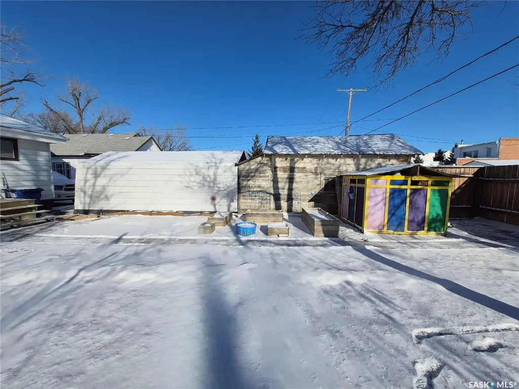 133 1st Street W Ponteix SK S0N 1Z0