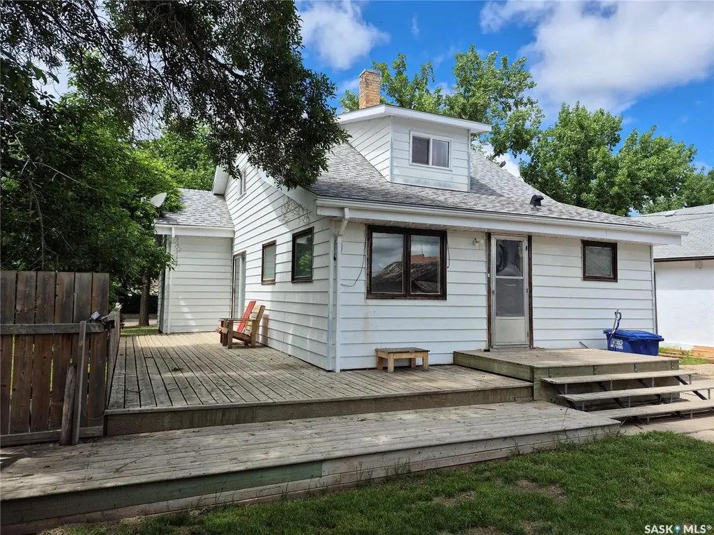 133 1st Street W Ponteix SK S0N 1Z0