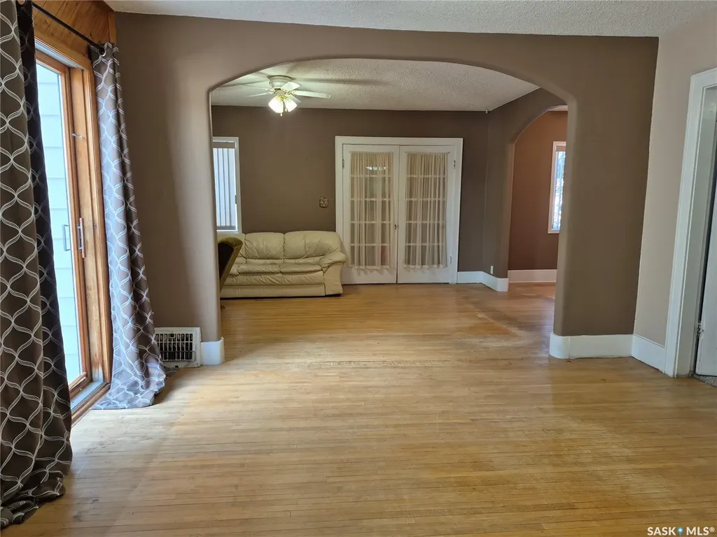 133 1st Street W Ponteix SK S0N 1Z0