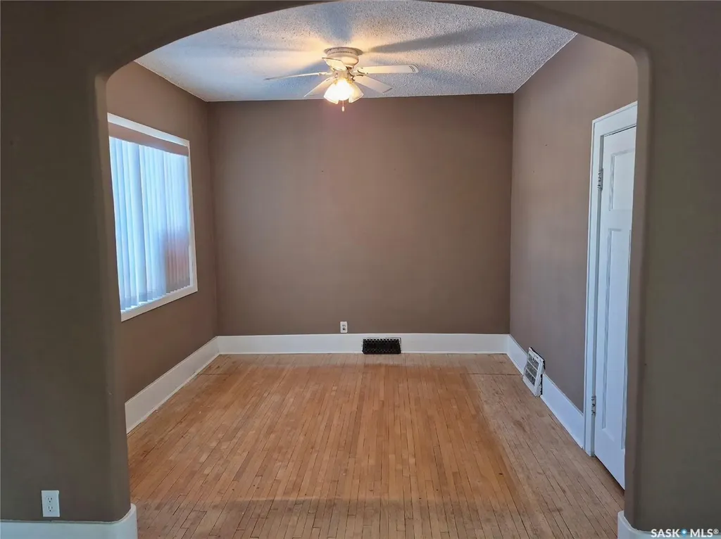 133 1st Street W Ponteix SK S0N 1Z0