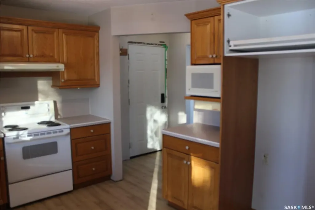 413 1st Street Kipling SK S0G 2S0