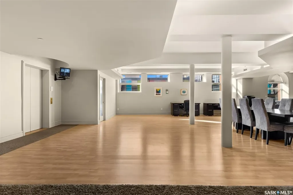 1821 Scarth Street Regina SK S4P 2G9