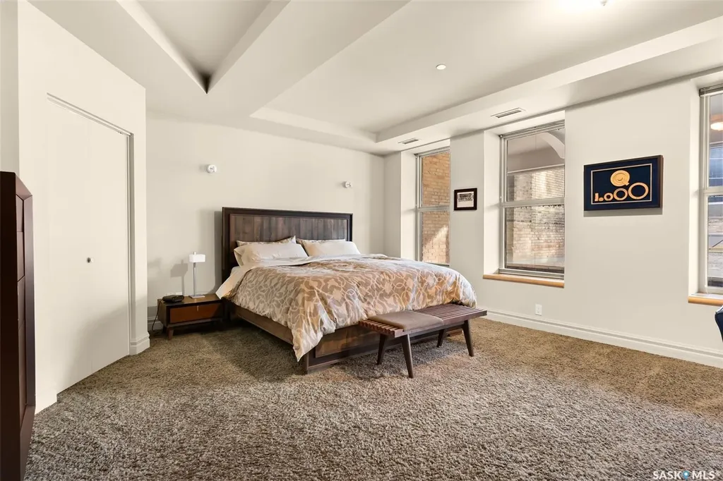 1821 Scarth Street Regina SK S4P 2G9