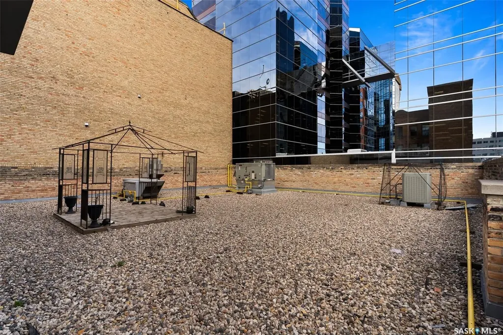 1821 Scarth Street Regina SK S4P 2G9